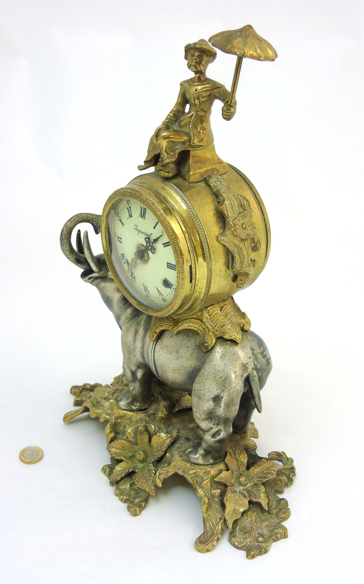 Elephant Clock : an Italian Brevettato brass & bronze elephant mantel clock The top surmounted by a - Image 5 of 10