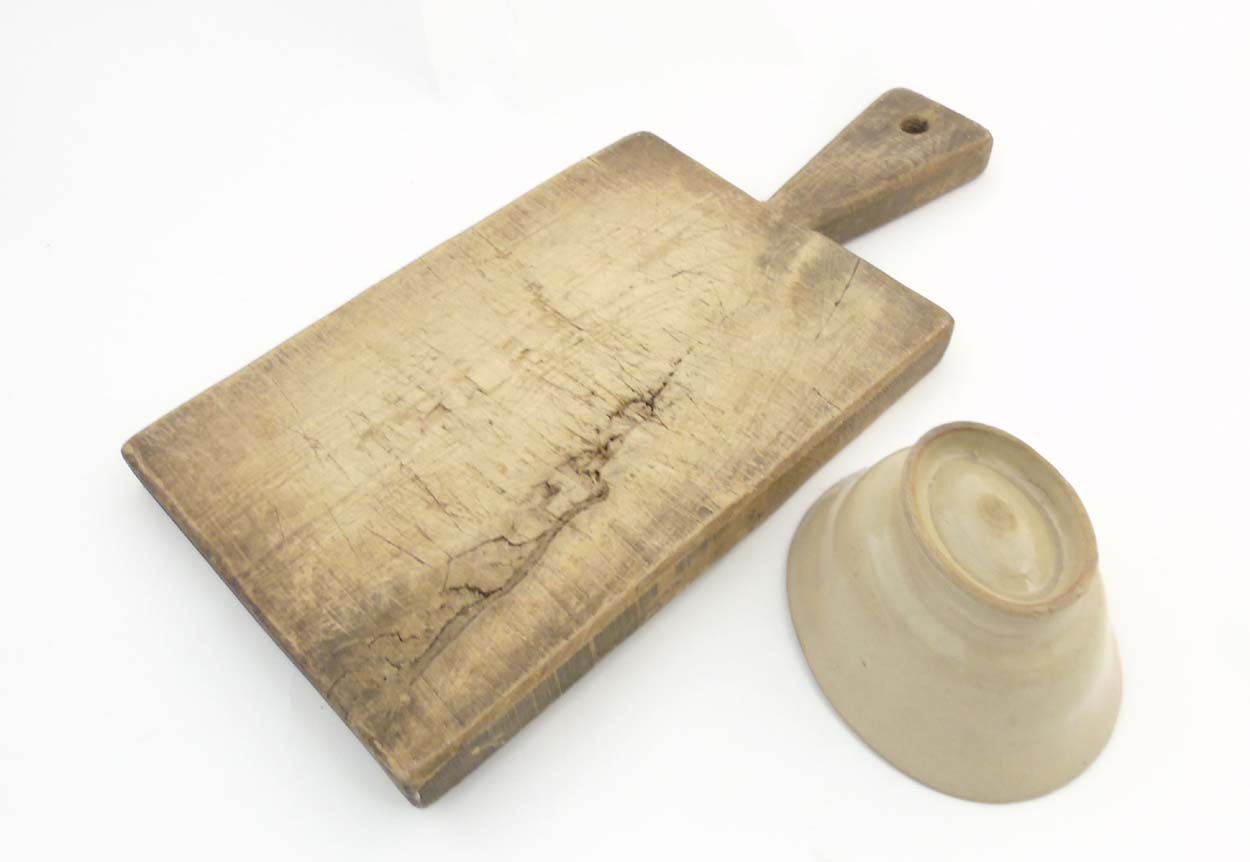 A old sawn Elm Bread Board and a ceramic oval jelly mould , - Image 4 of 5