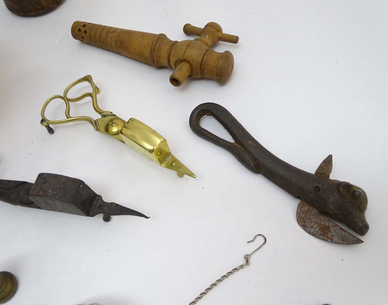 Assorted Kitchenalia : including , 19 thC Sugar cutters , - Image 9 of 9