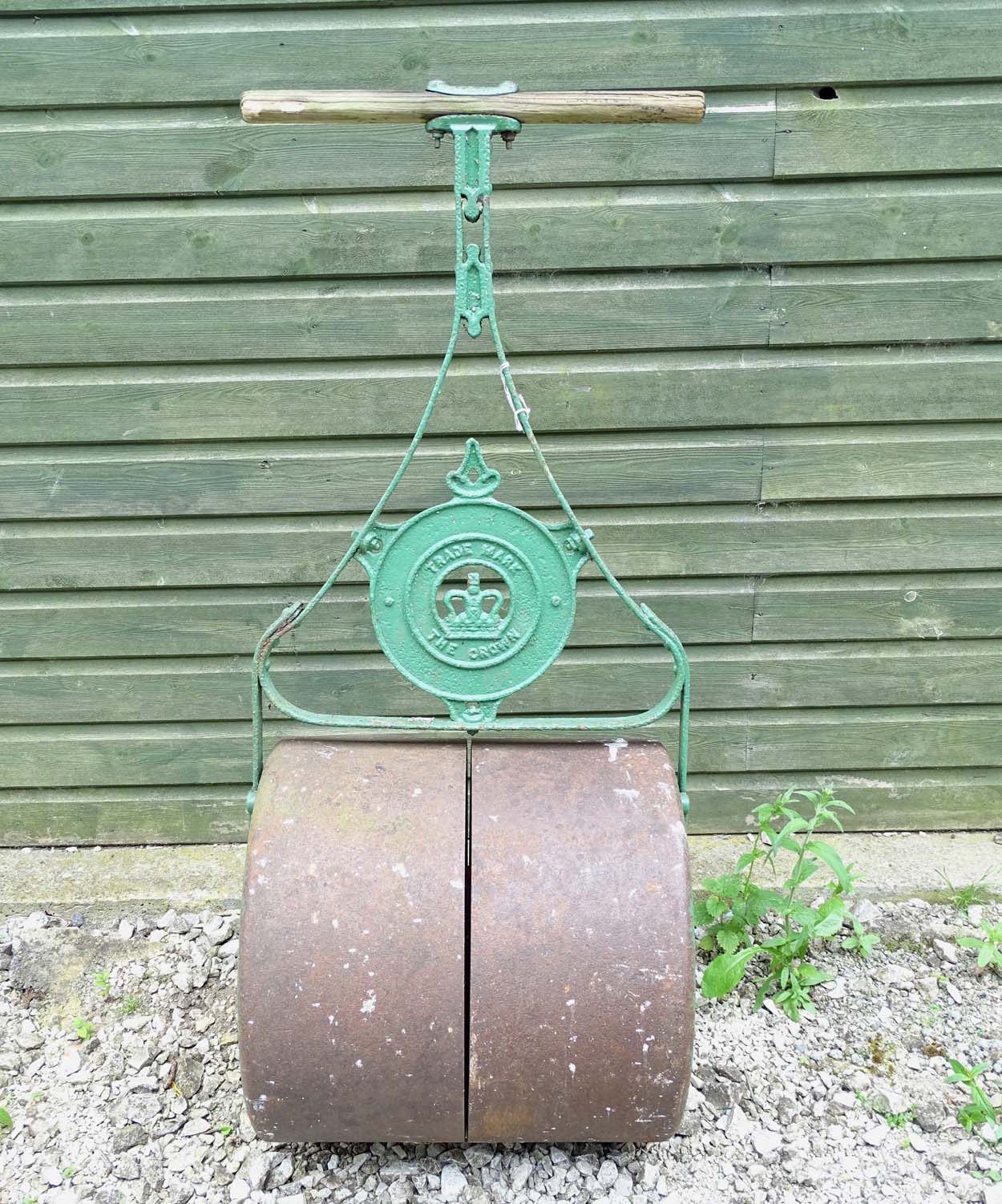 Garden and Architectural Salvage : an early 20 thC painted ' New Crown ' cast Iron Garden roller, - Image 4 of 7
