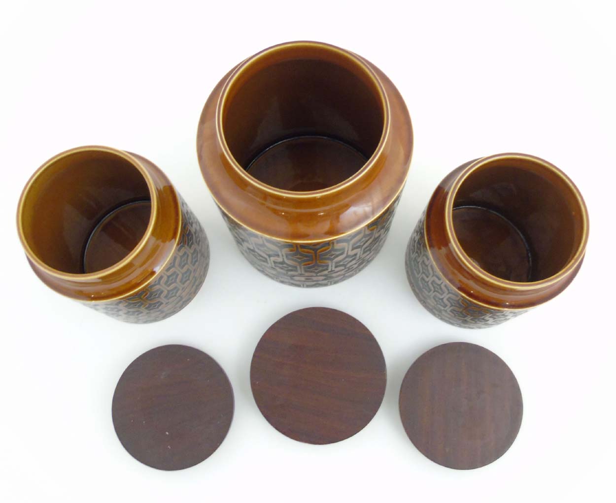 Three Retro Hornsea brown 'Heirloom' storage jars with wooden lids to include tea, - Image 5 of 7