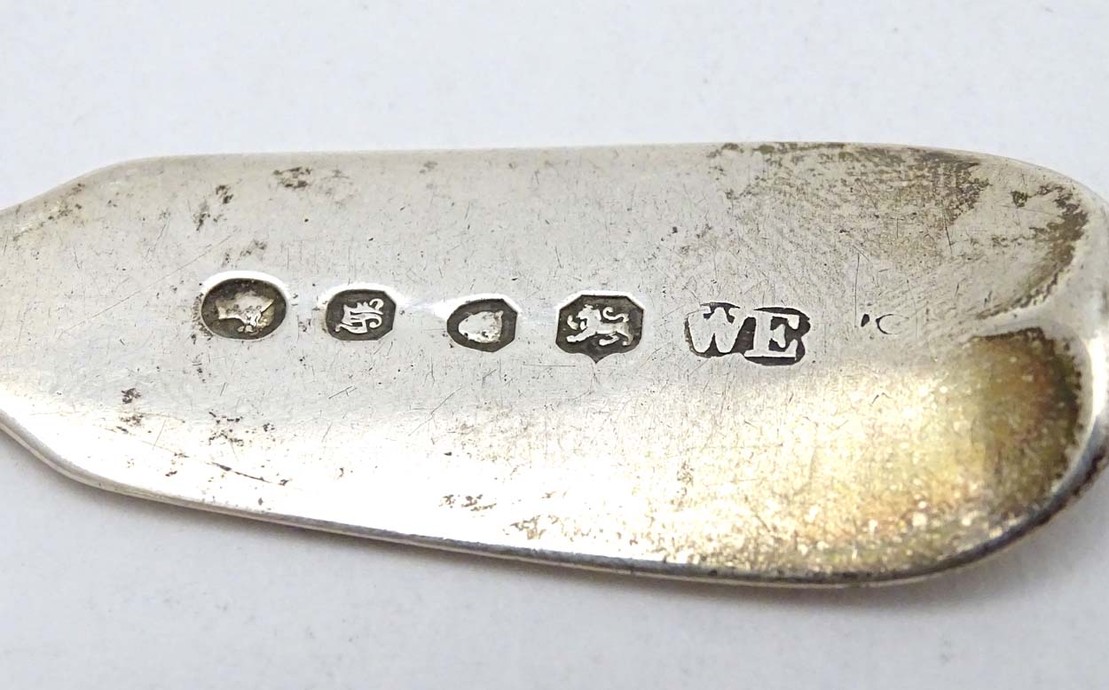 A silver fiddle pattern dessert spoon hallmarked London 1843 maker WE 7"long (46g) - Image 2 of 5