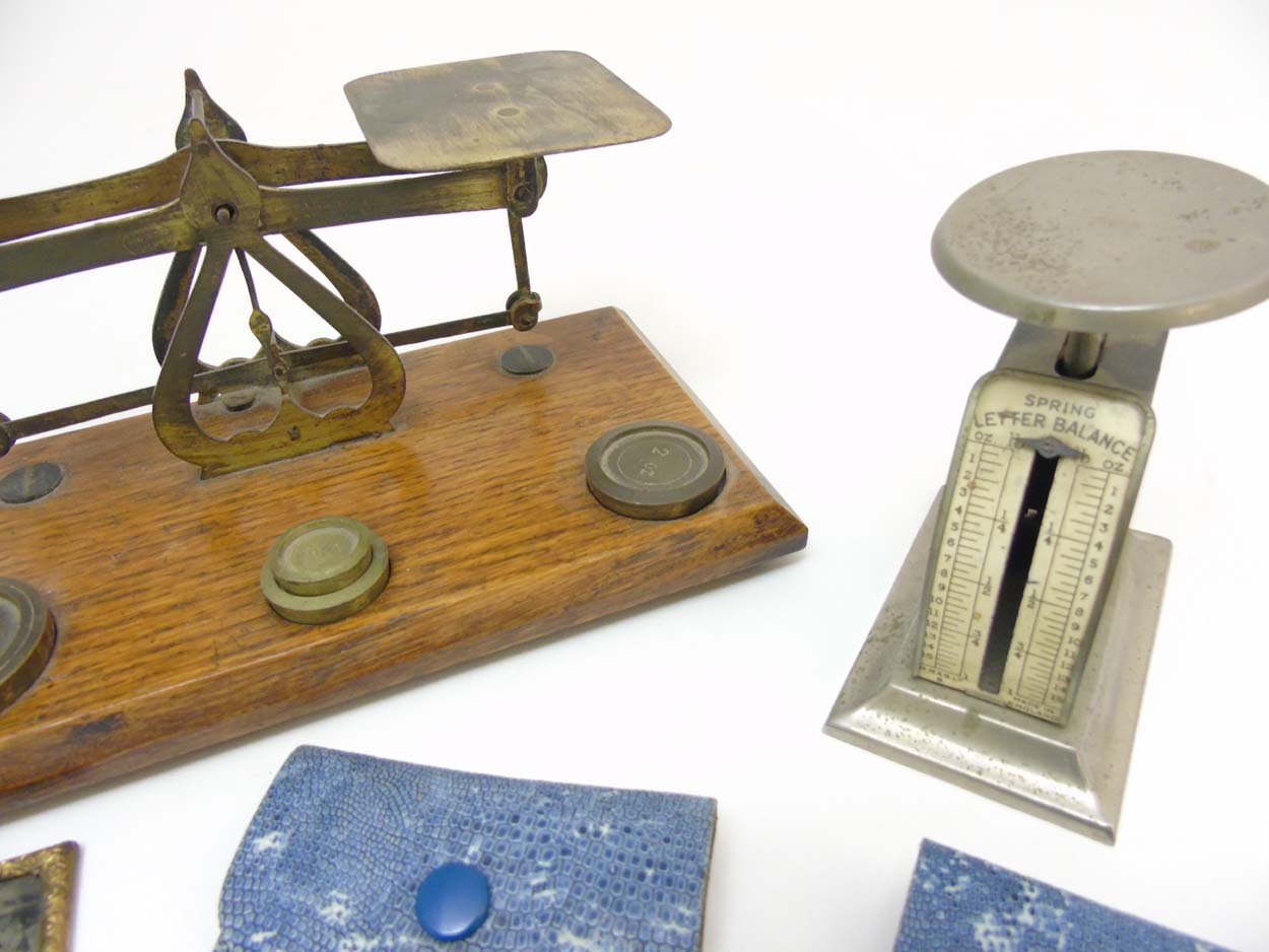 A quantity of scales to include Post Office sprung balances scales by J W & Co. - Image 5 of 6