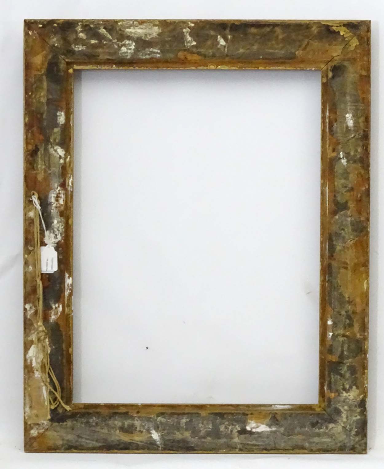 Frame : a late 19 th C gilt picture frame having internal measurement of 19 7/8 x 14 3/4”