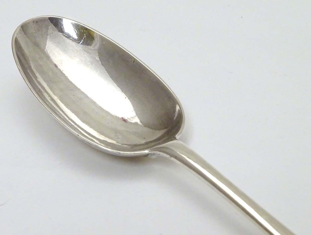 A Queen Anne Britannia Standard silver Hanoverian table spoon with rat tail bowl. - Image 5 of 13