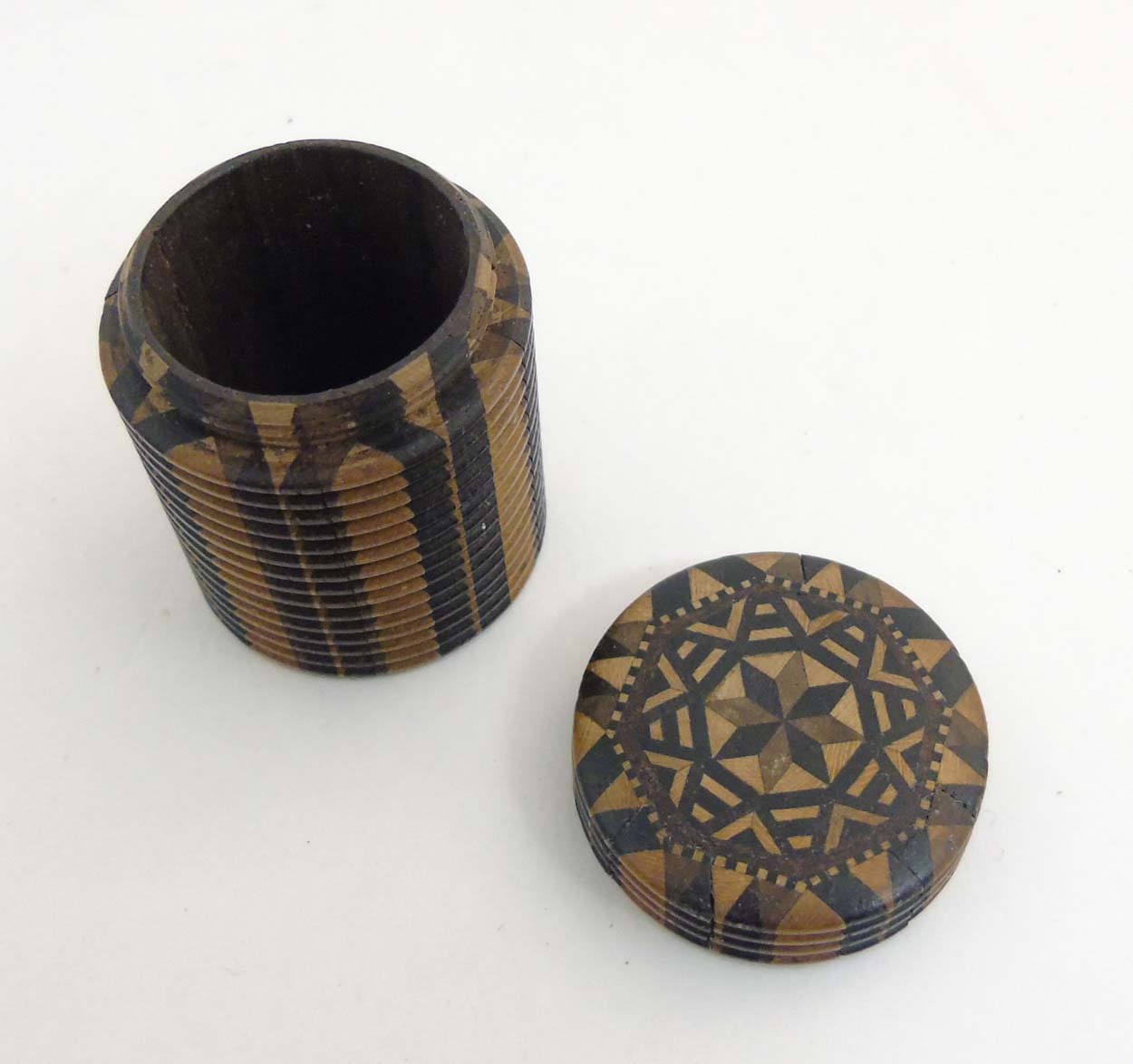 A Tunbridge 19thC stick ware parquetry games counter box of cylindrical form with screw lid. - Image 5 of 5