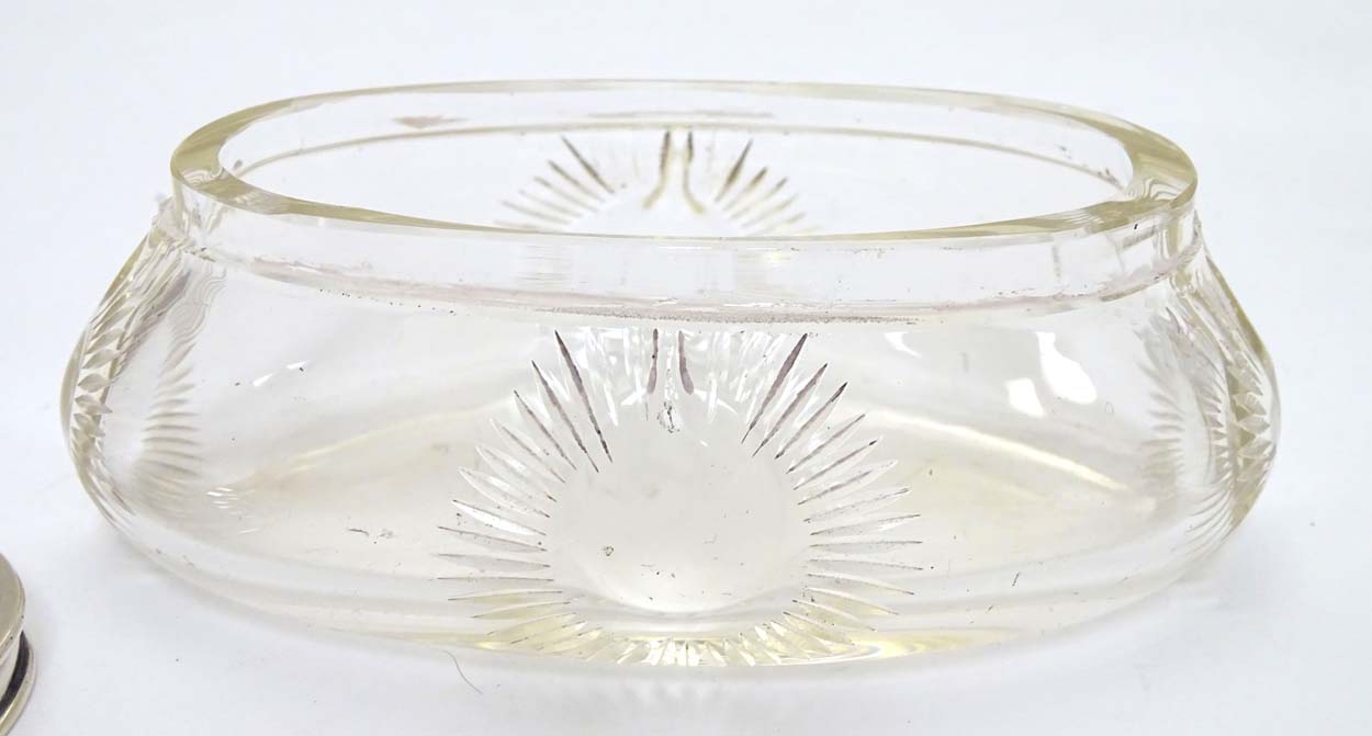 A glass dressing table pot with cut roundel decoration and silver lid hallmarked Birmingham 1910 - Image 5 of 7