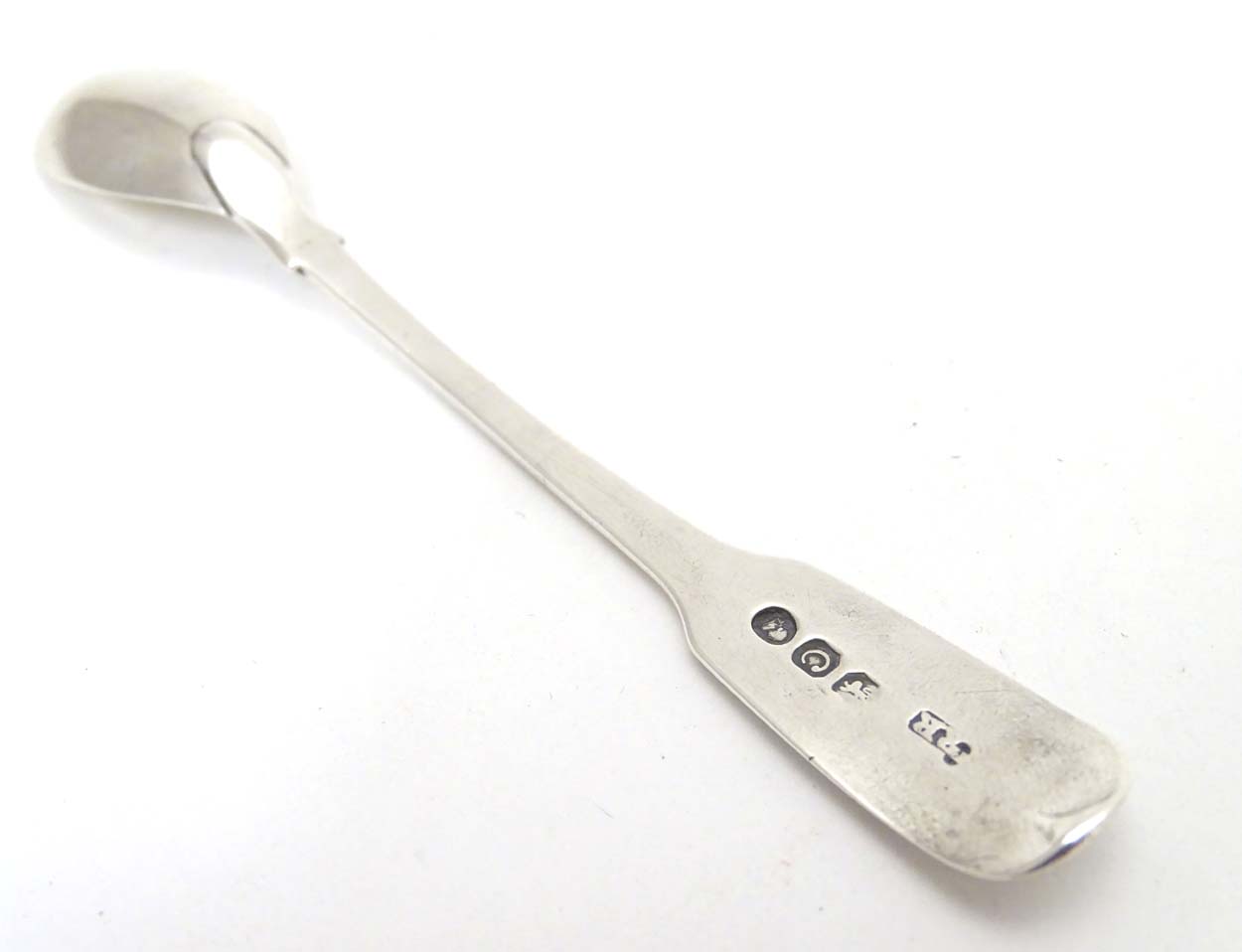 A silver fiddle pattern mustard spoon hallmarked London 1818 5 1/4" (16g) CONDITION: - Image 4 of 7