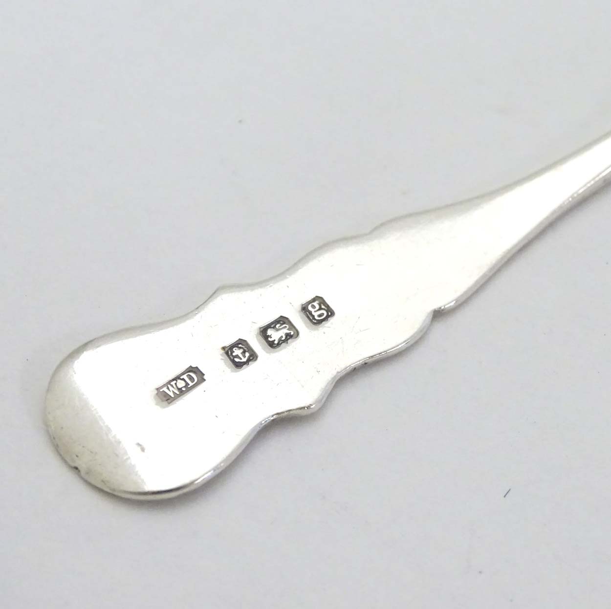 A silver preserve spoon with engraved decoration hallmarked Birmingham 1906 maker William - Image 5 of 6