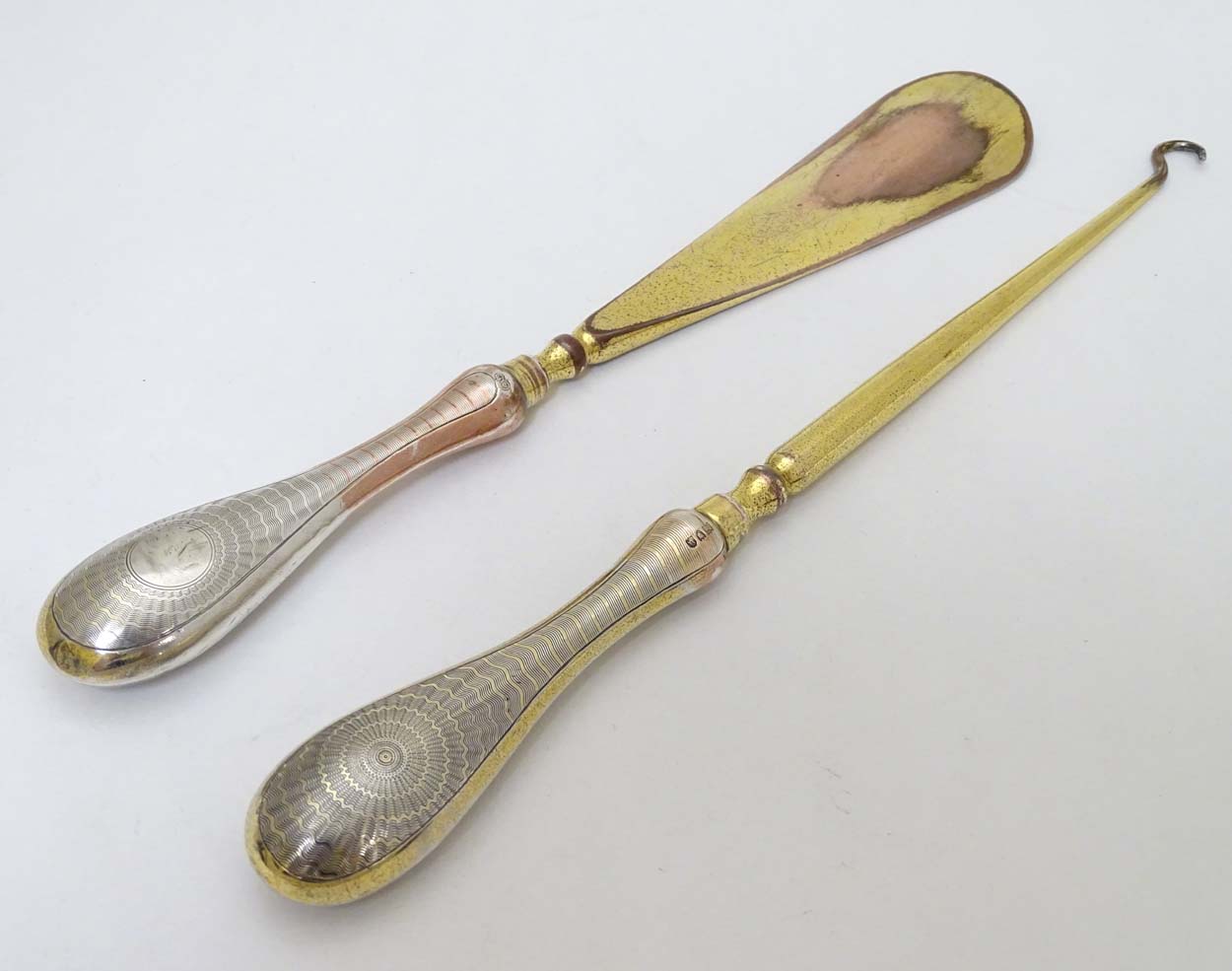 Silver handled button hook and shoe horn with engine turned decoration and traces of gilding. - Image 4 of 7