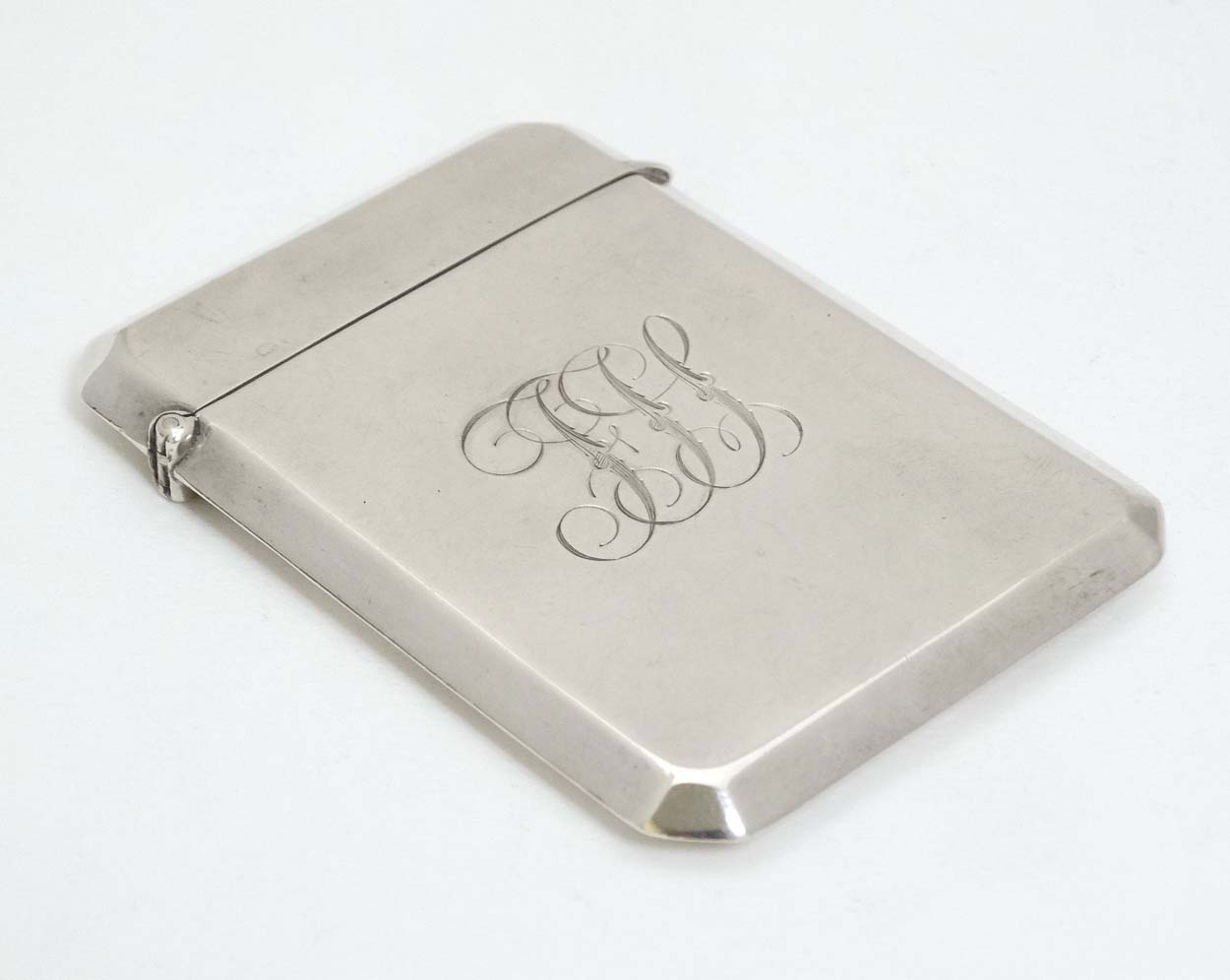 A silver visiting card case with hinged lid and canted corners. - Image 4 of 7