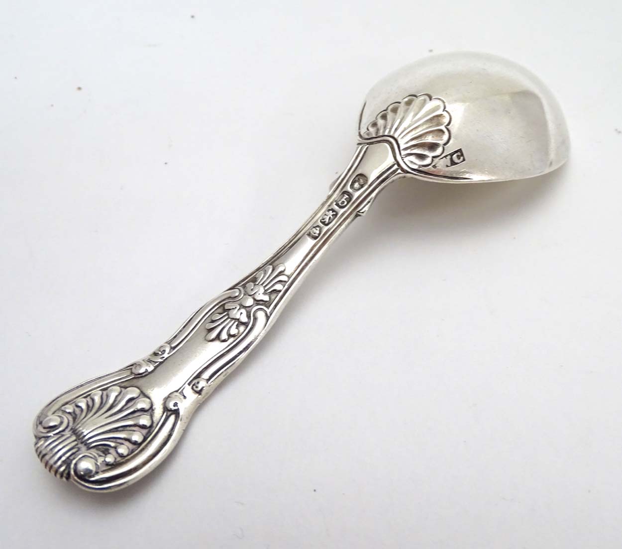 Three silver caddy spoons one hallmarked London 1893 maker Robert Stebbings with shell formed bowl, - Image 2 of 17