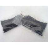 400 Black plastic cable ties 250 mm x 3.