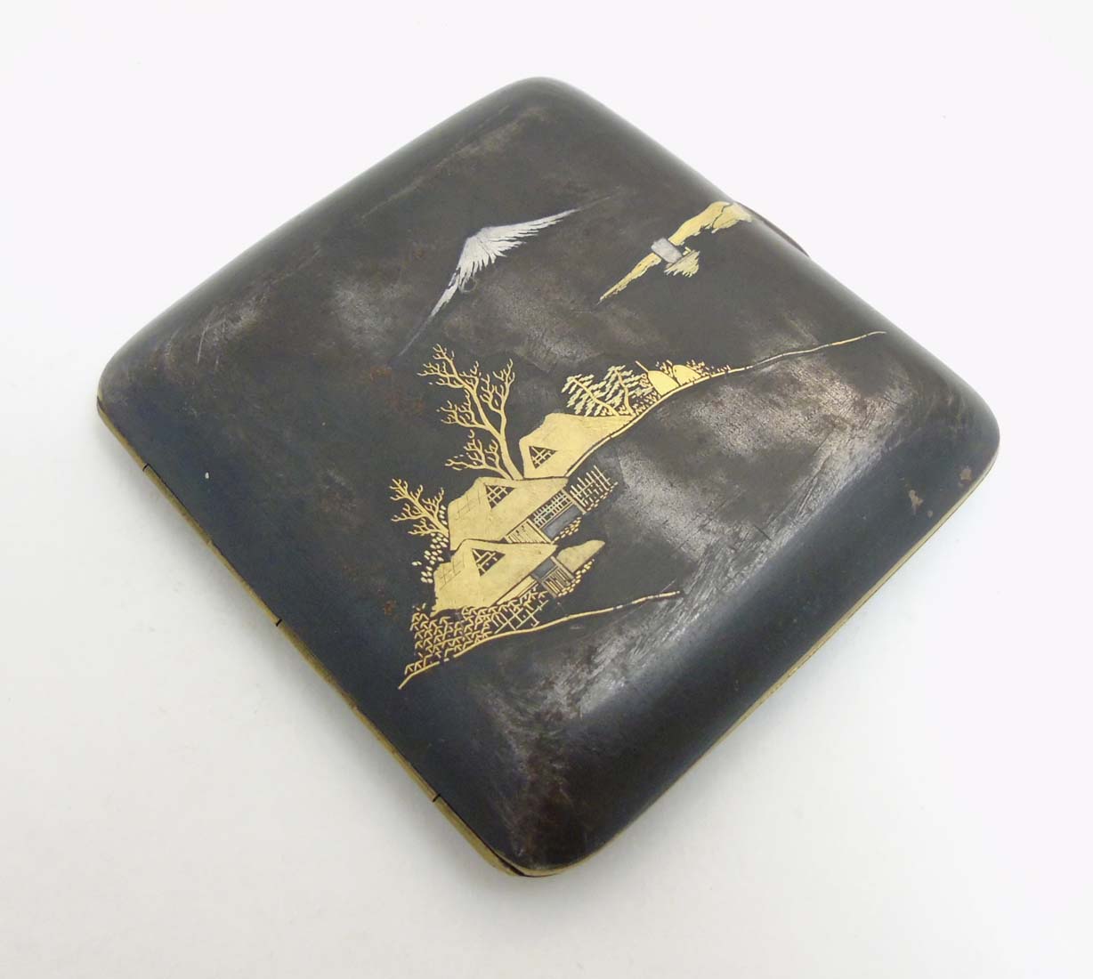 An early 20thC Japanese Amita hip formed cigarette case with damascene style decoration depicting - Image 2 of 8