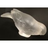 Glass : 'R. Lalique France ' a '1151 ,Moineau - Timide ' , A model of a bird. Signed under.