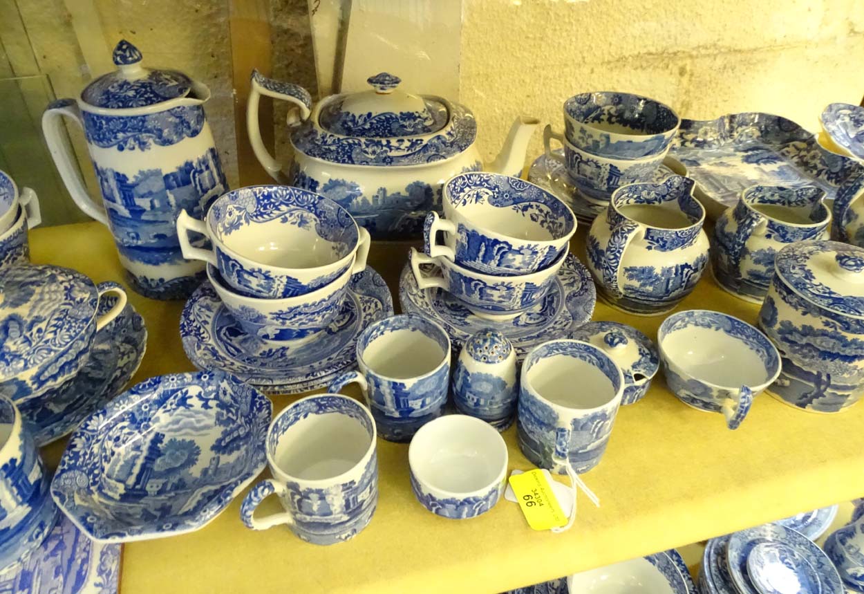 A large quantity of Copeland Spode 'Italian' blue and white transferware comprising various items - Image 6 of 19