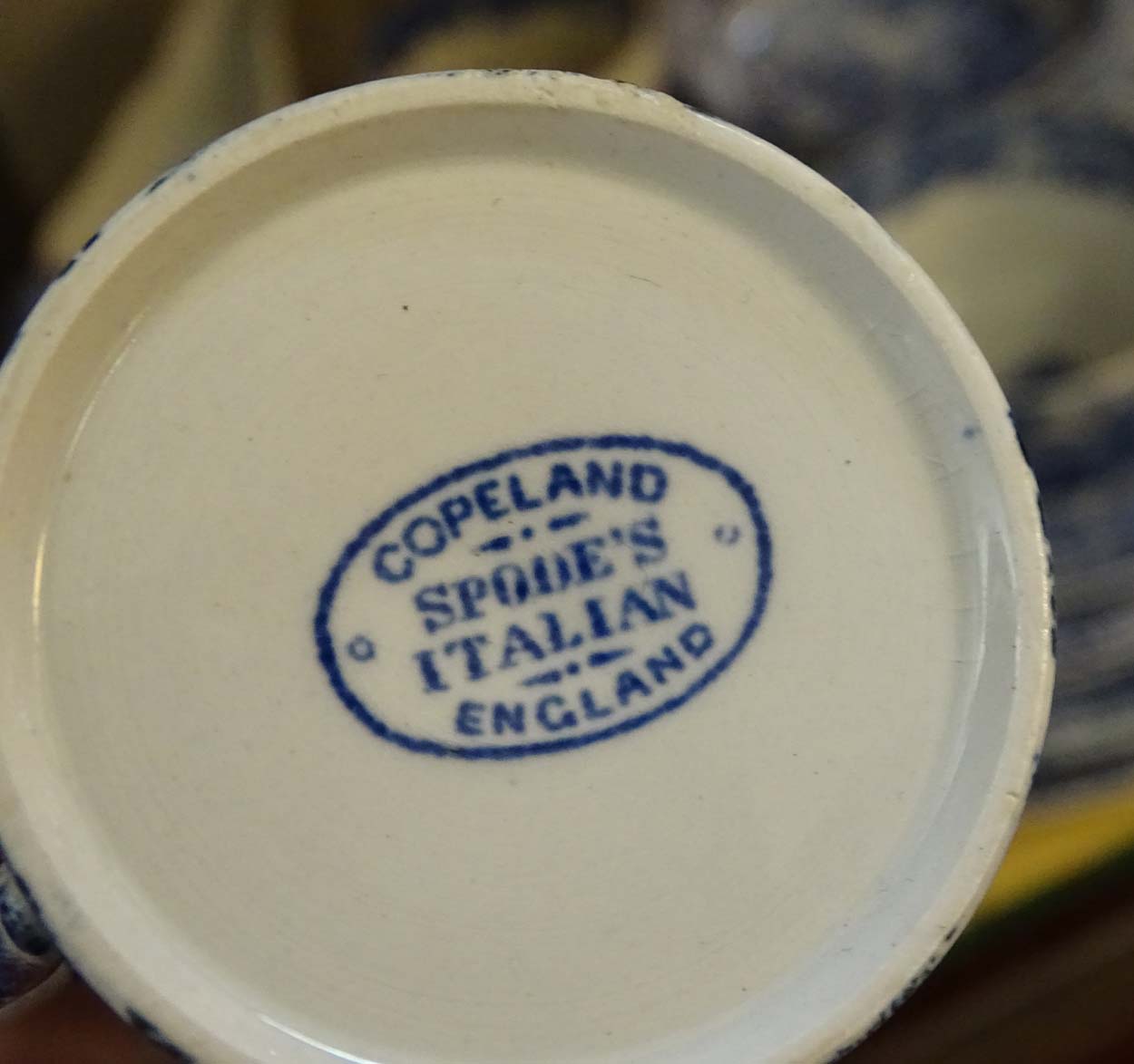 A large quantity of Copeland Spode 'Italian' blue and white transferware comprising various items - Image 17 of 19