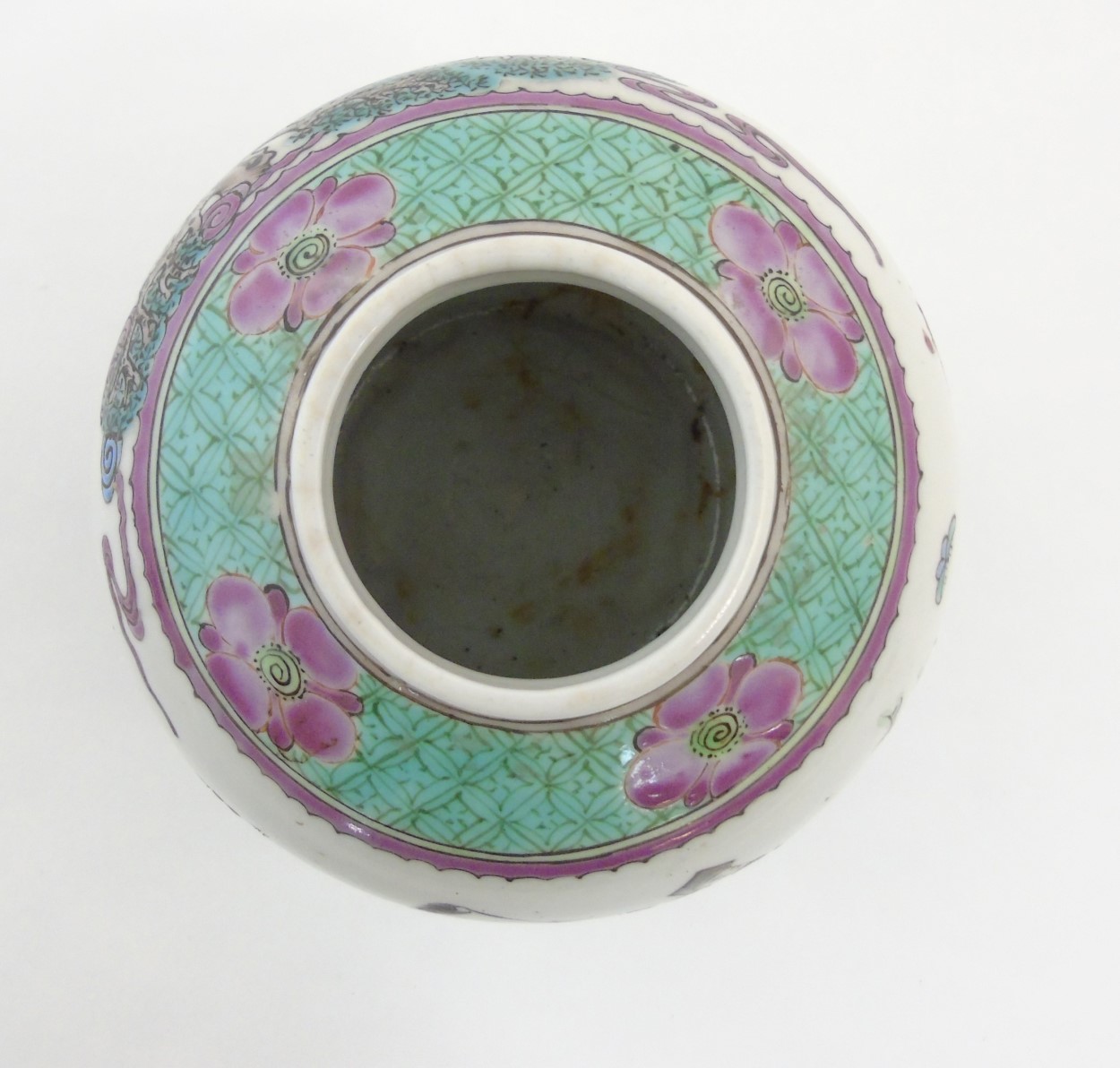 A Chinese Famille Verte ginger jar decorated in enamels of green, pink, purple and blue, - Image 6 of 6