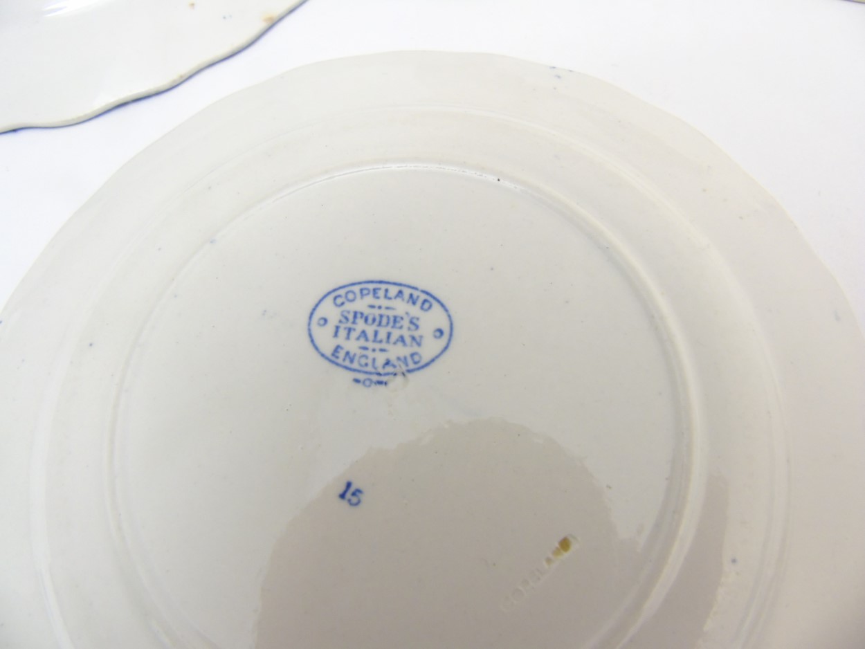 A quantity of blue and white ceramics comprising 4 Copeland Spode's Italian side plates and a 4 - Image 8 of 9