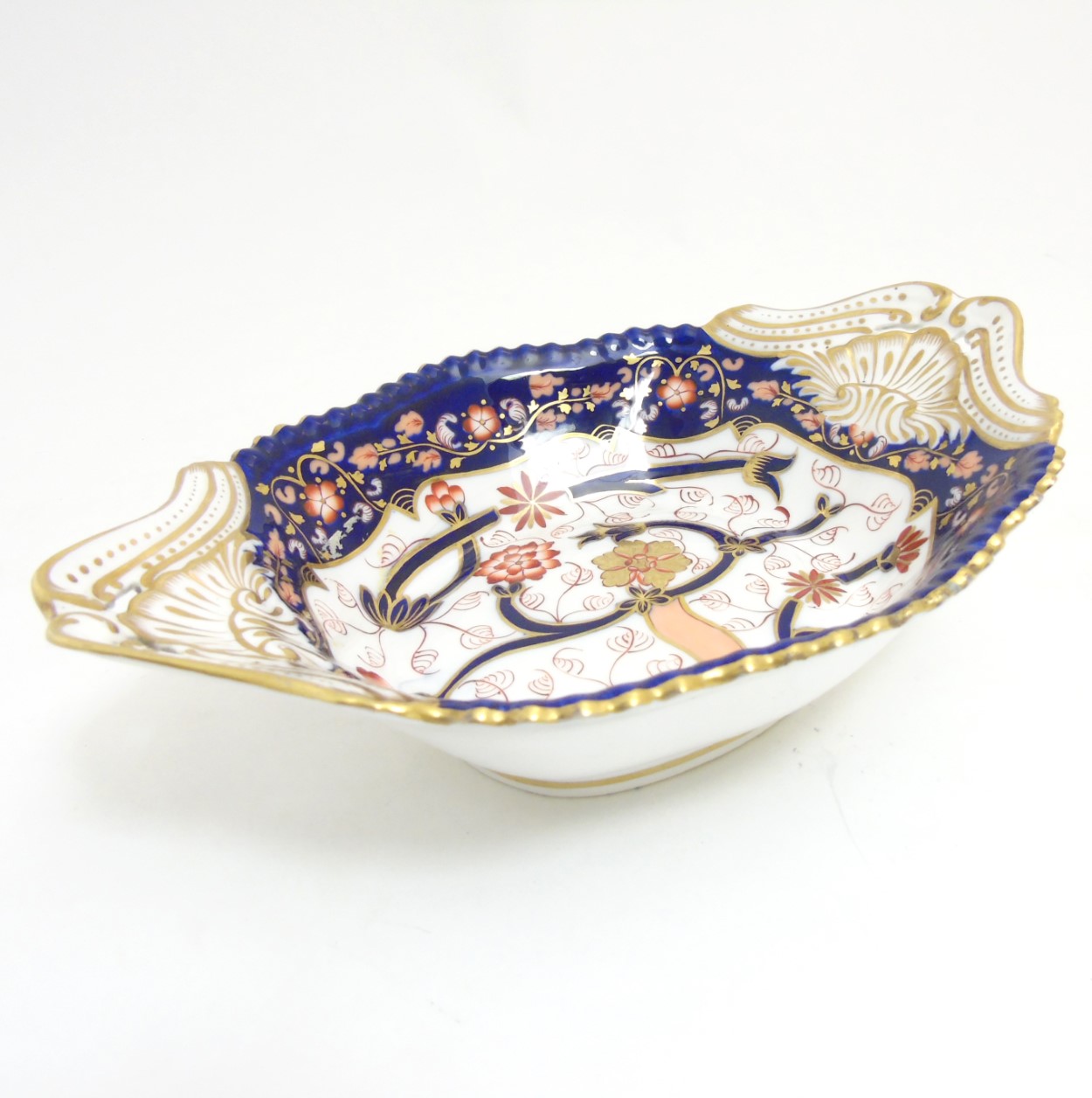 A Copeland Spode two handled serving dish with hand painted Imari decoration having gilt scroll - Image 4 of 6