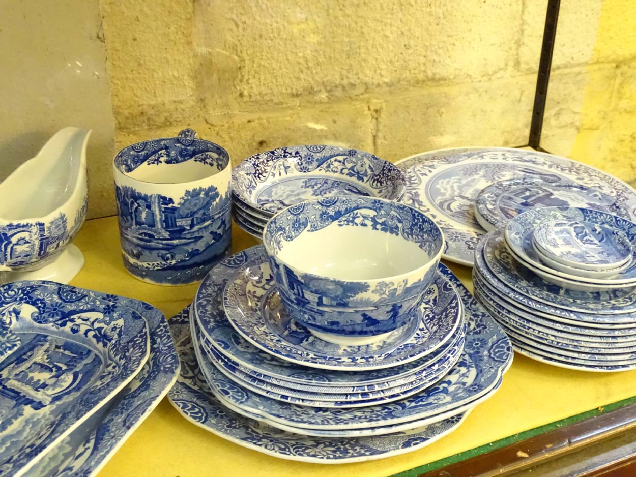 A large quantity of Copeland Spode 'Italian' blue and white transferware comprising various items - Image 11 of 19