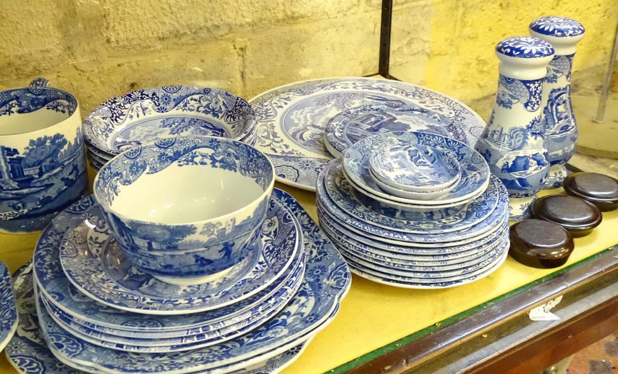 A large quantity of Copeland Spode 'Italian' blue and white transferware comprising various items - Image 10 of 19