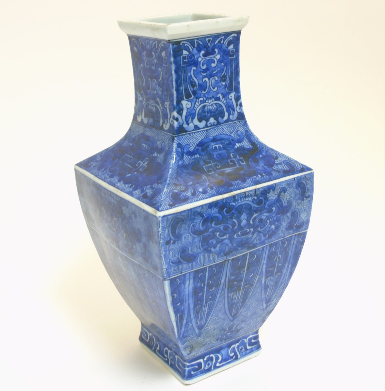 A Chinese blue and white square section vase, with archaic style decoration , - Image 4 of 8