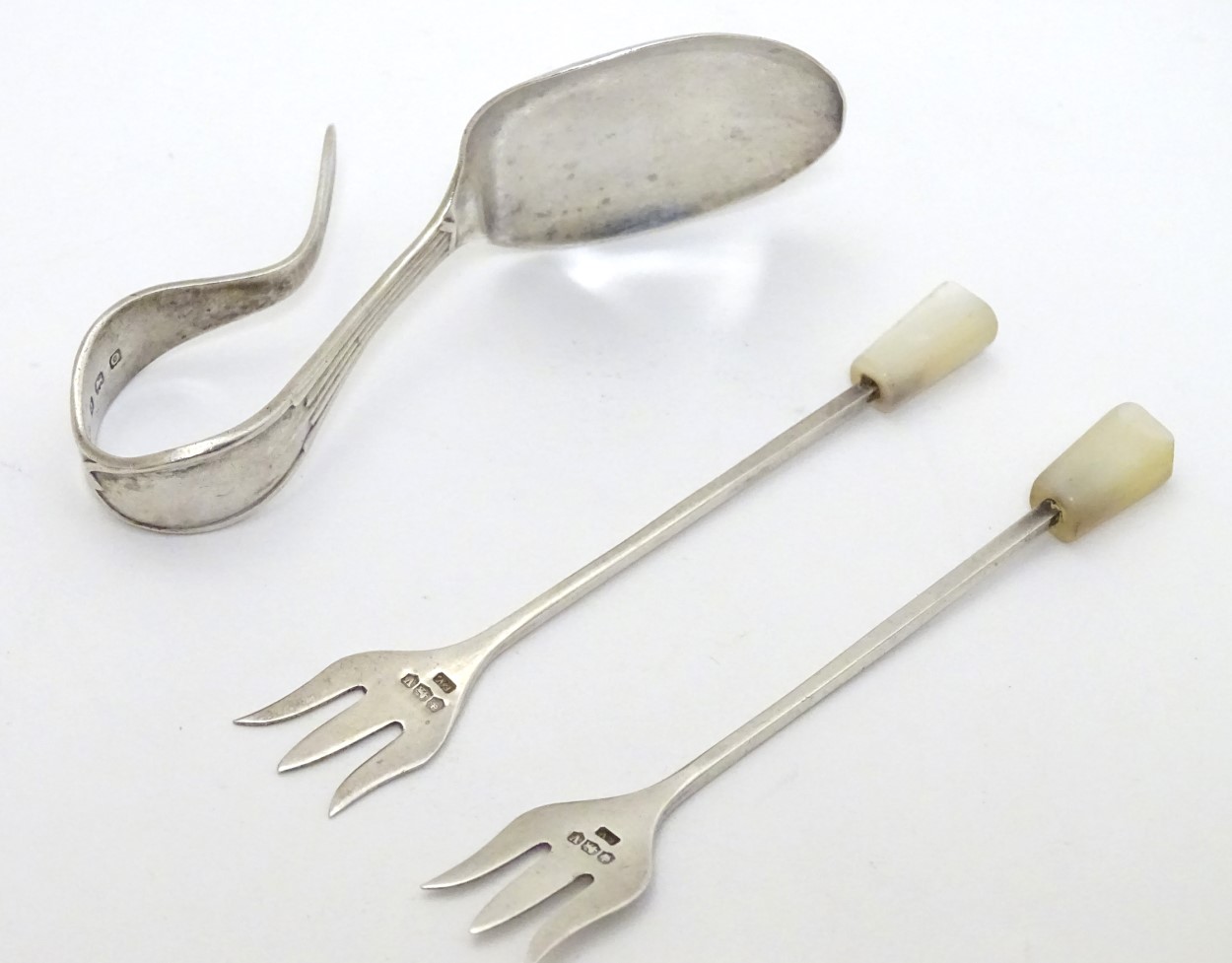 A pair of silver small pickle forks with mother of pearl handle, - Image 3 of 6