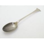 A silver Onslow pattern teaspoon hallmarked London 1906 maker William Hutton & Sons Ltd 4 1/2" long
