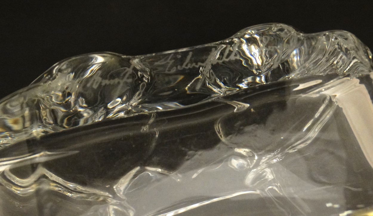 A mid 20thC Scandinavian Royal Krona glass vase, signed and numbered to base, - Image 7 of 8