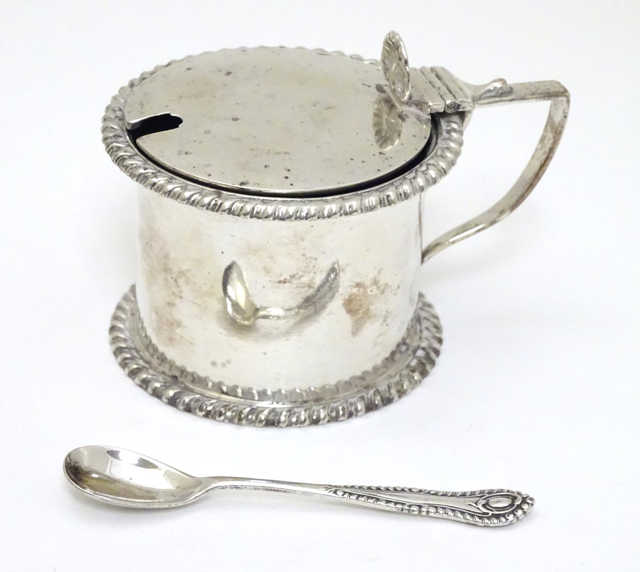 A silver mustard pot with hinged lid and blue glass liner, - Image 2 of 6