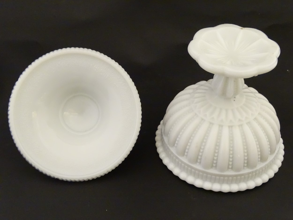 North Country Glass : a pedestal Bon- Bon dish and cover in opaque glass and moulded decoration , - Image 3 of 4