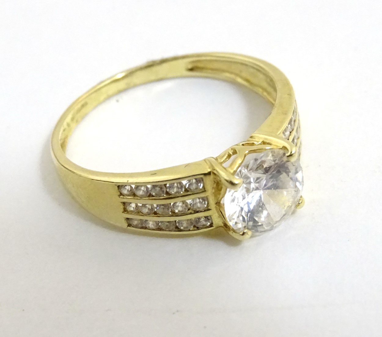 A 14ct gold ring set with white stones CONDITION: Please Note - we do not make - Image 5 of 5