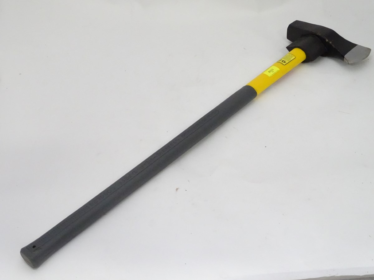 3kg splitting axe CONDITION: Please Note - we do not make reference to the - Image 2 of 4