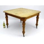Oak table CONDITION: Please Note - we do not make reference to the condition of