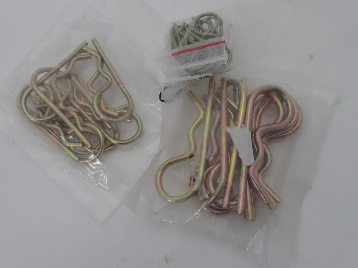 DIY : One pkt 2 mm + one pkt 3 mm + one pkt 4 mm "R" spring clips (3 pkts) CONDITION: - Image 2 of 5