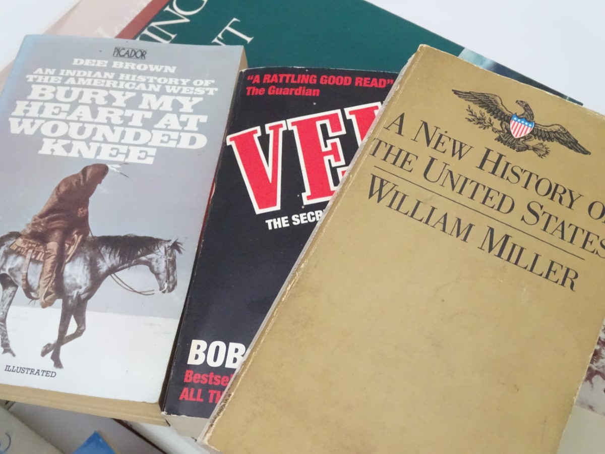 Books: A quantity of books on American history comprising 'A New History on the United States' by - Image 2 of 4