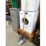 Gardening tools-long handled digging spade (5ft) CONDITION: Please Note - we do not