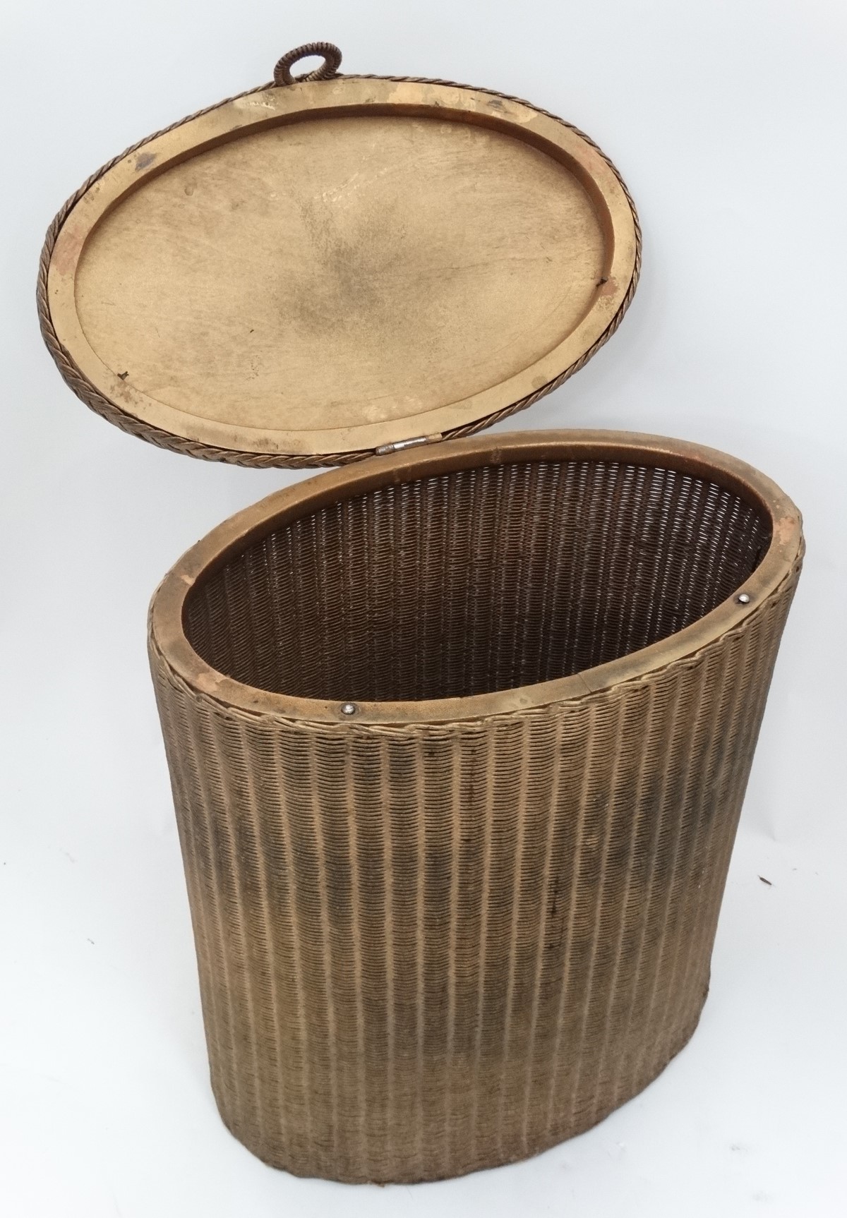 A Lloyd loom style washing basket CONDITION: Please Note - we do not make - Image 2 of 6