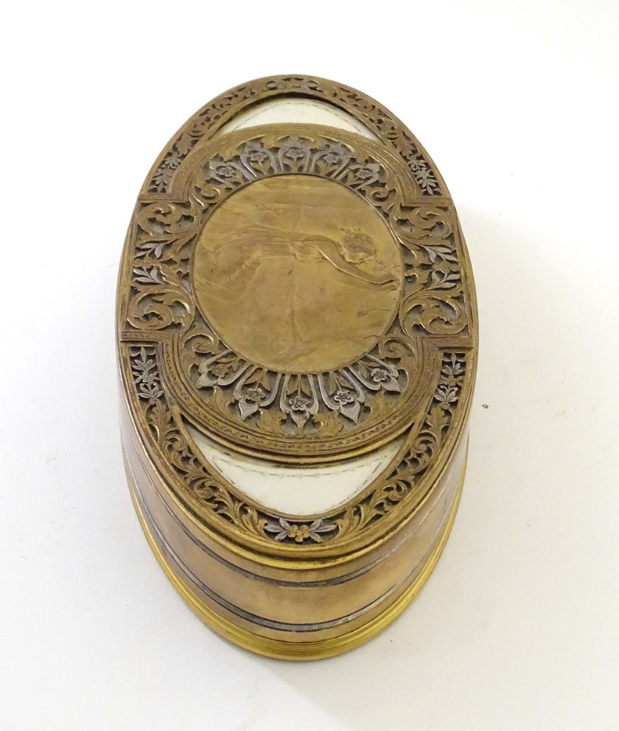 Art Nouveau : An oval gilded bronze and silver plate box having an image of a maiden picking fruit - Image 5 of 12