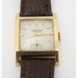 Universal Geneve: a gentleman's 18ct gold square mechanical wristwatch,