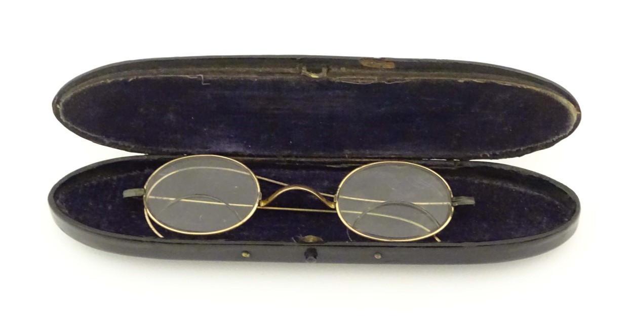 A Victorian papier-mache spectacle case with inlaid abalone shell detail and containing a pair of - Image 4 of 8