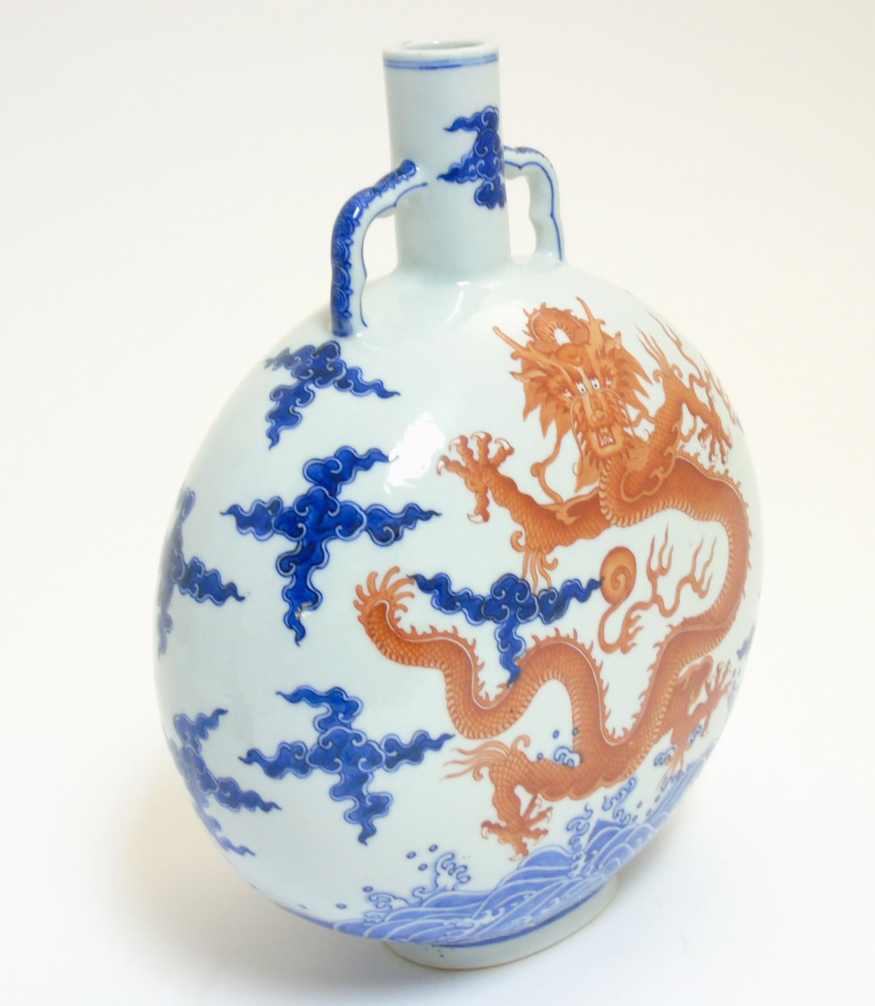 A Chinese dragon moon flask, - Image 6 of 9