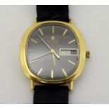 Universal Geneve: a gentleman's 18ct gold 'uniquartz' wristwatch,