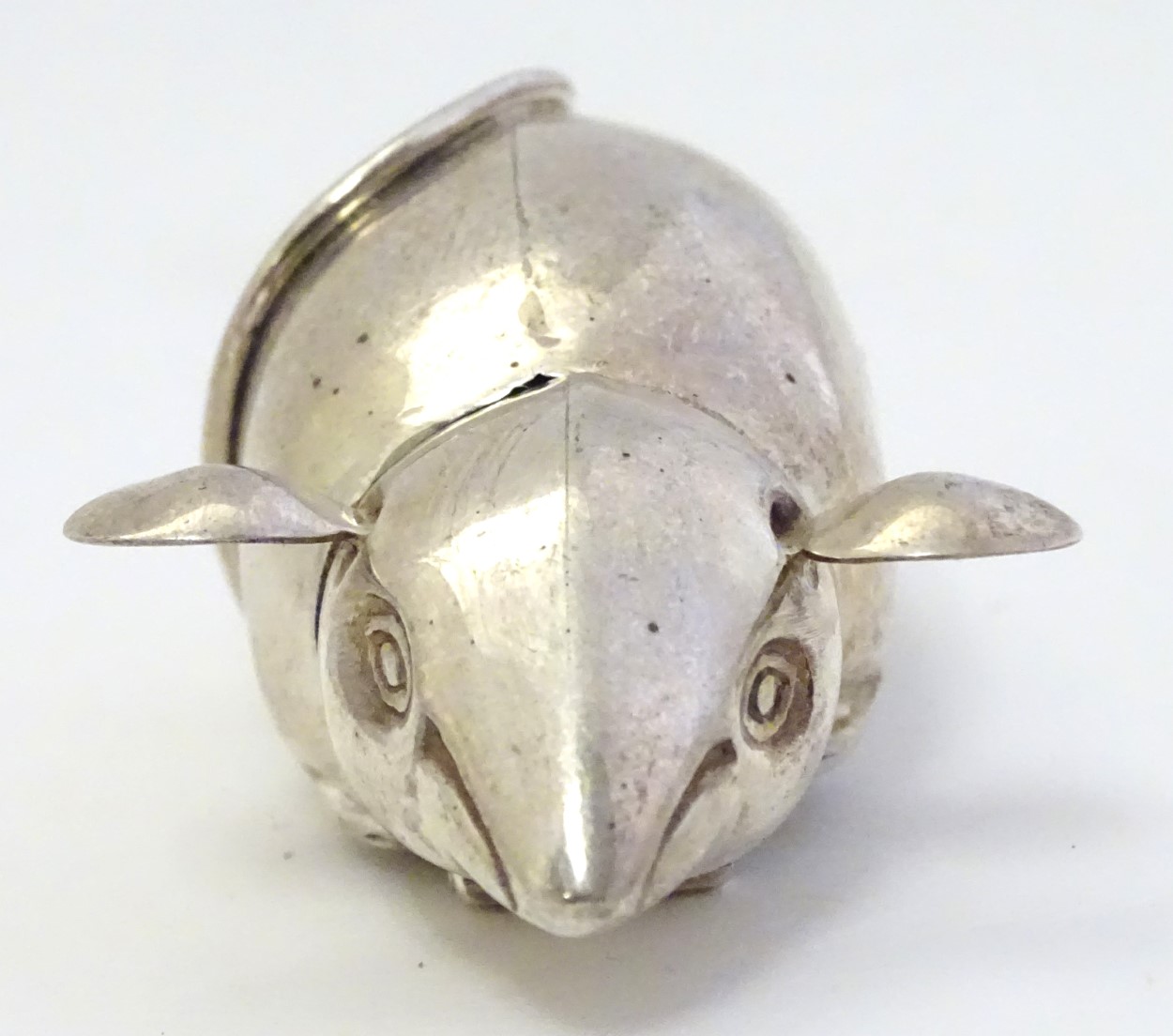 A novelty silver vesta case formed as a mouse 2 1/2" long CONDITION: Please Note - - Image 7 of 7