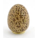 A MacIntyre pepperette in the form of a speckled egg, approx. 2 1/4" high.