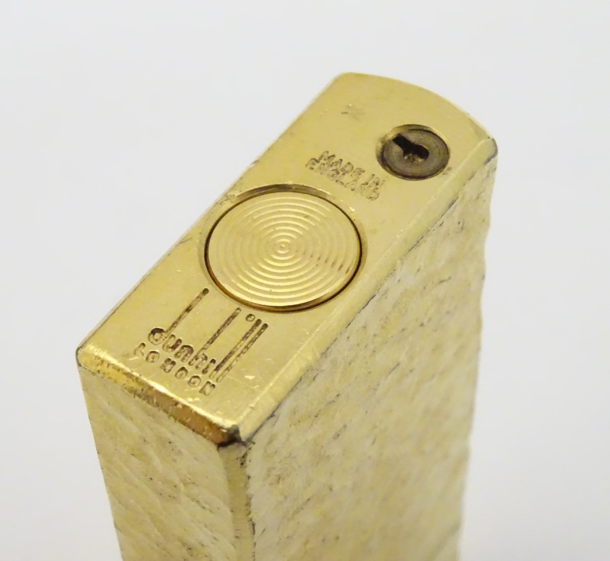 Dunhill: A cased, collectable gold-plated lighter with textured finish. - Image 6 of 6