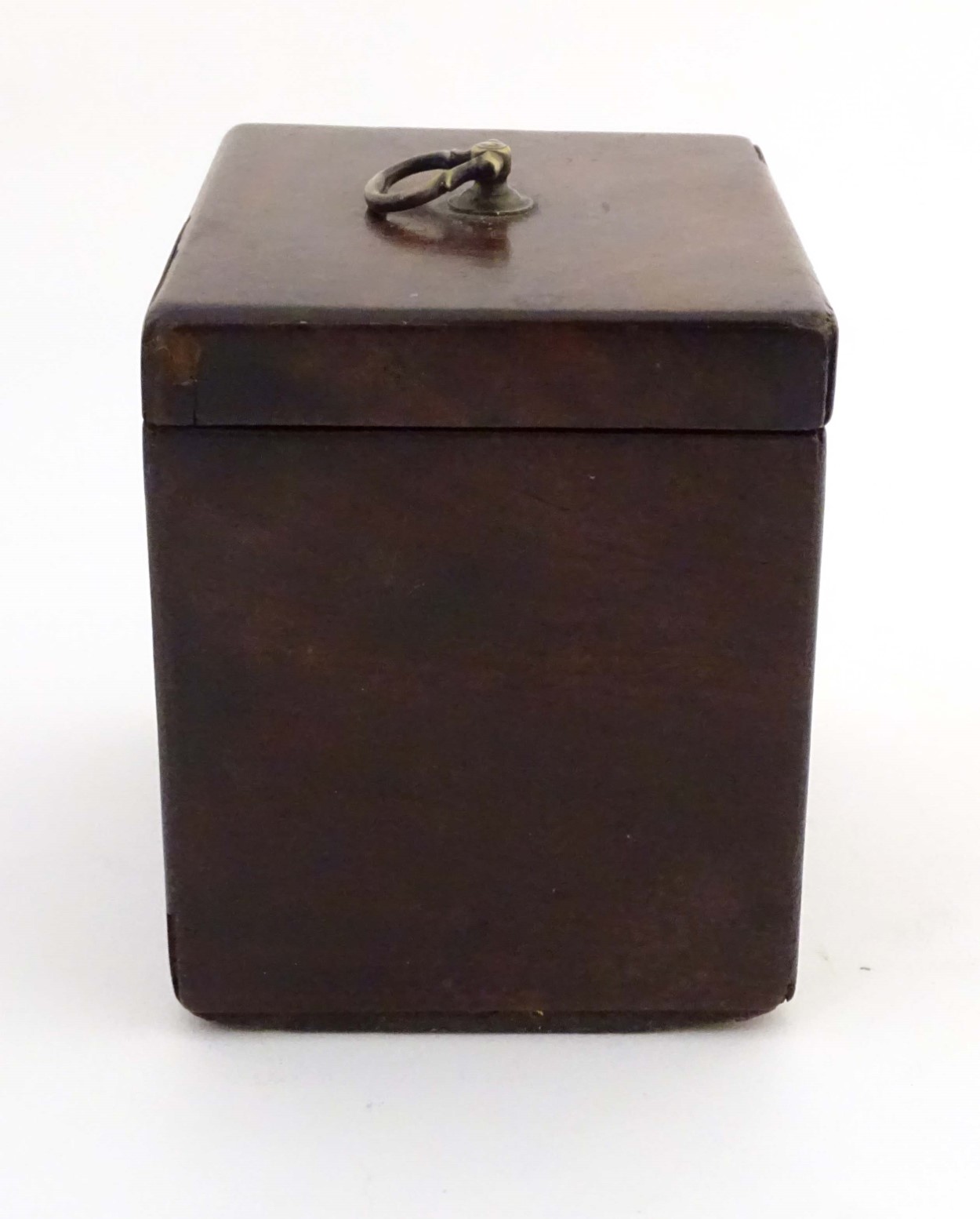 Georgian Tea caddy : An 18thC mahogany tea caddy having loop handle and opening to reveal tin - Image 6 of 8