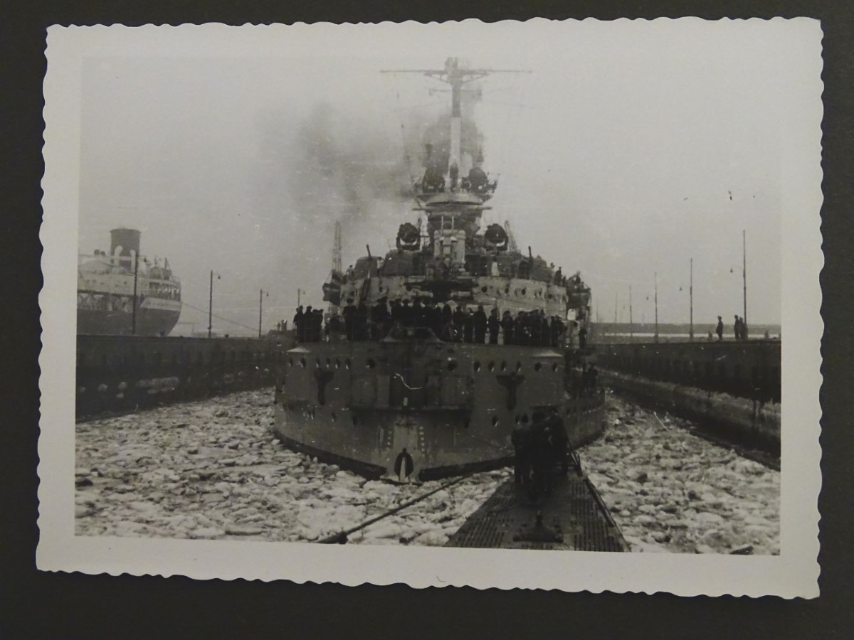 Militaria: World War 2 U-Boat Commander (Kapitänleutnant) Herbert Brüninghaus (1910-1977) - Image 6 of 18