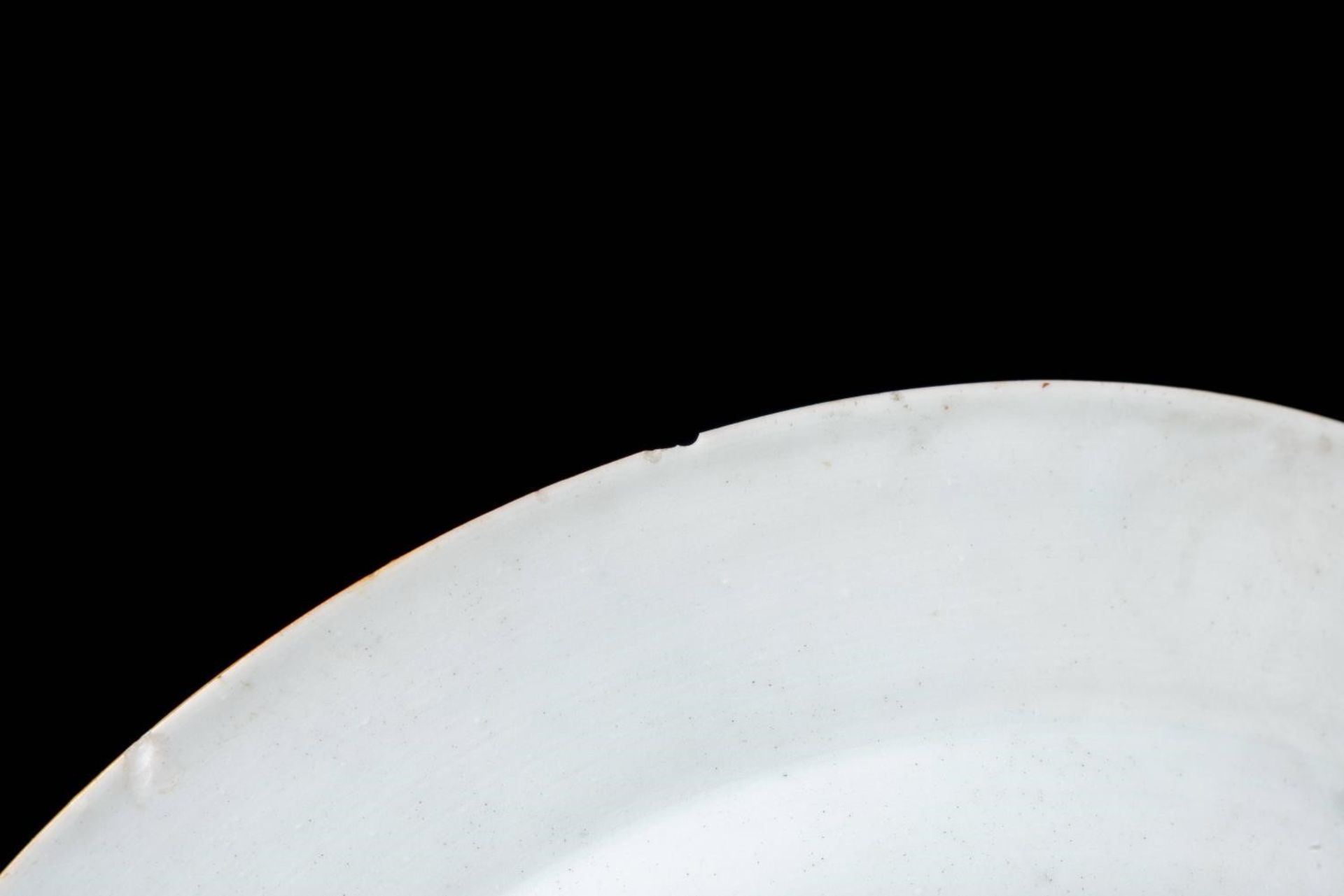Paire d'assiettes creuses en porcelaine de Chine à décor au chardon dans un massif [...] - Bild 3 aus 15